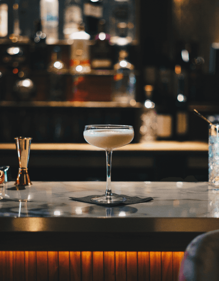 Коктейль в баре. Заведение использует программу для автоматизации баров Restik.